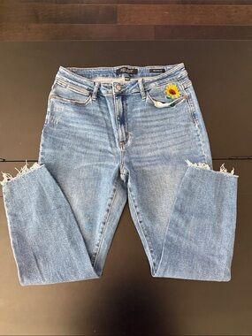 Judy Blue Light Blue Cropped Jeans with Sunflower Patch Sz 15 - 32